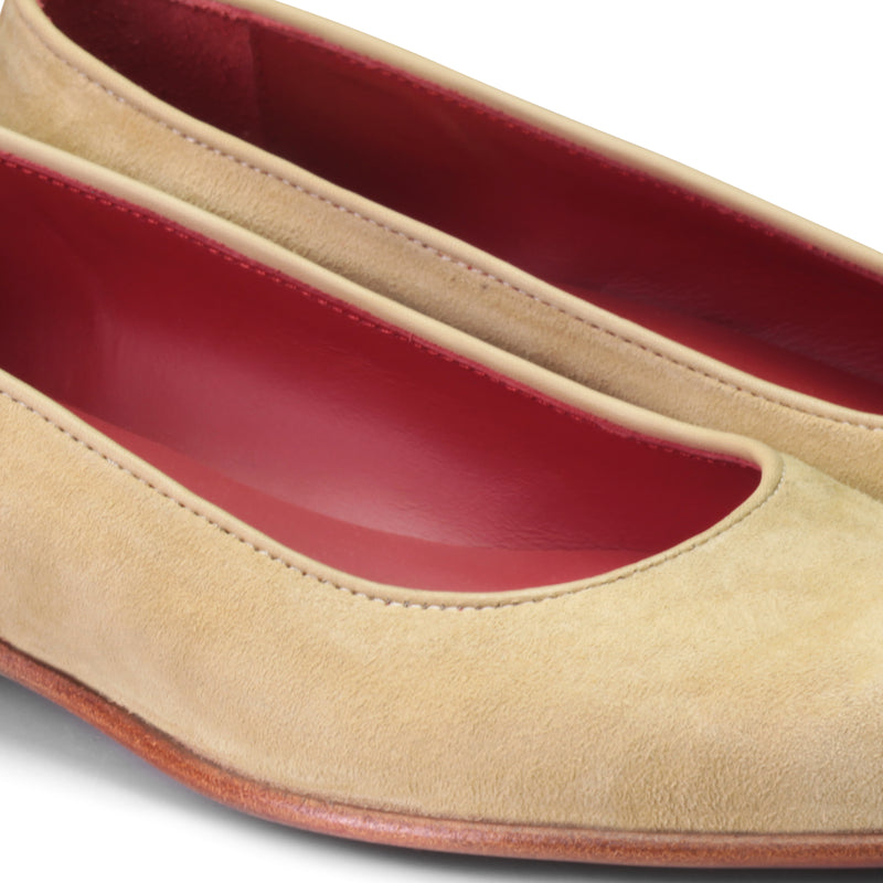 Lelia Suede